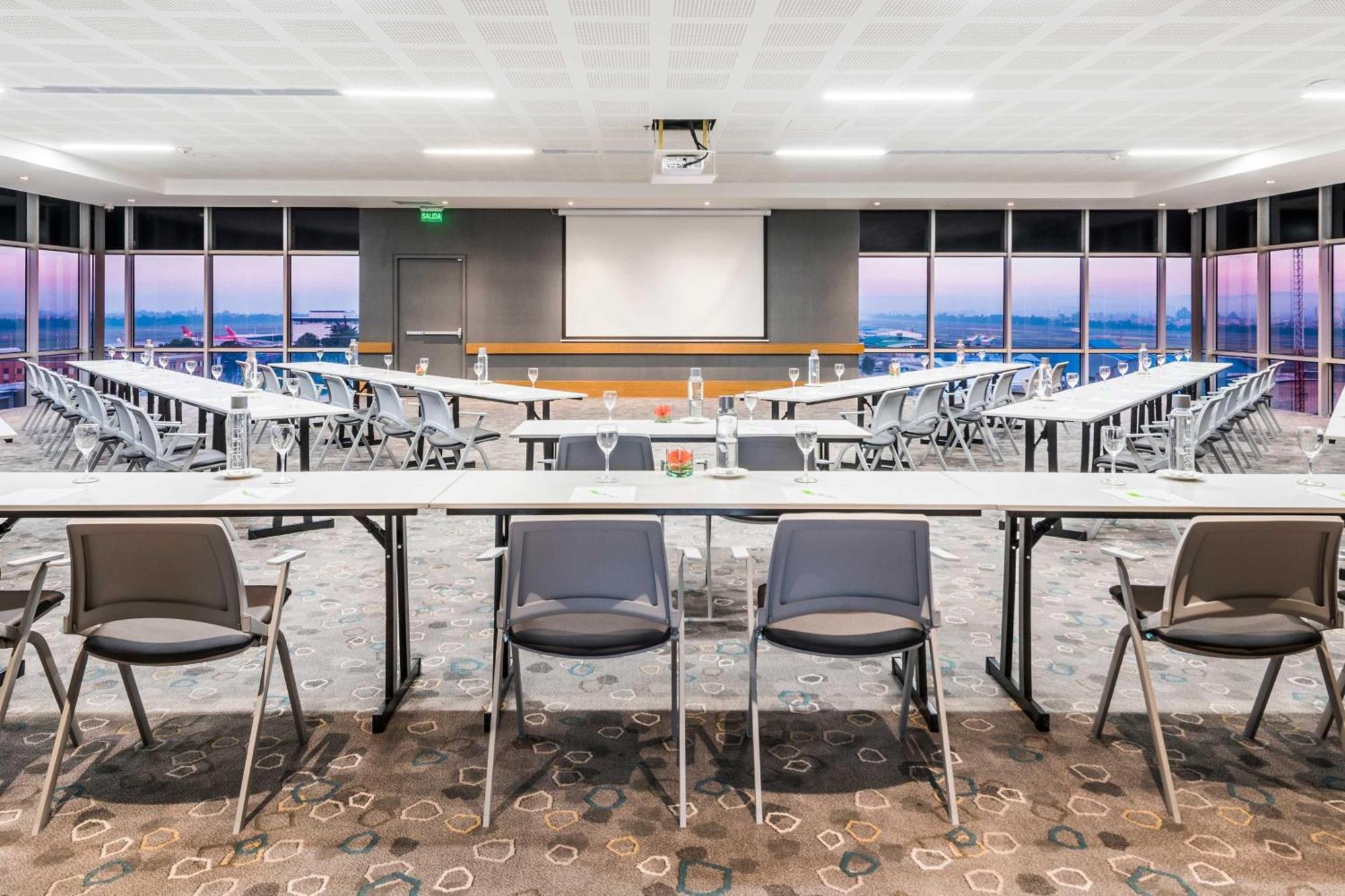 Courtyard By Marriott Bogota Airport Ξενοδοχείο Εξωτερικό φωτογραφία