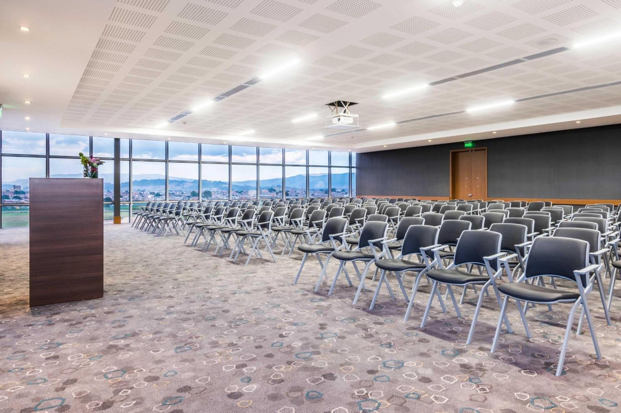 Courtyard By Marriott Bogota Airport Ξενοδοχείο Εξωτερικό φωτογραφία