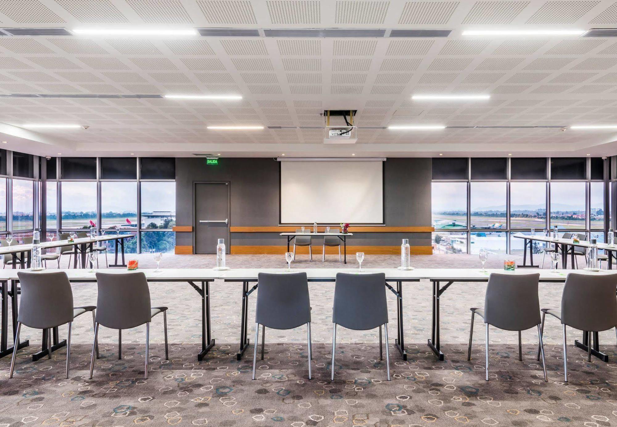 Courtyard By Marriott Bogota Airport Ξενοδοχείο Εξωτερικό φωτογραφία